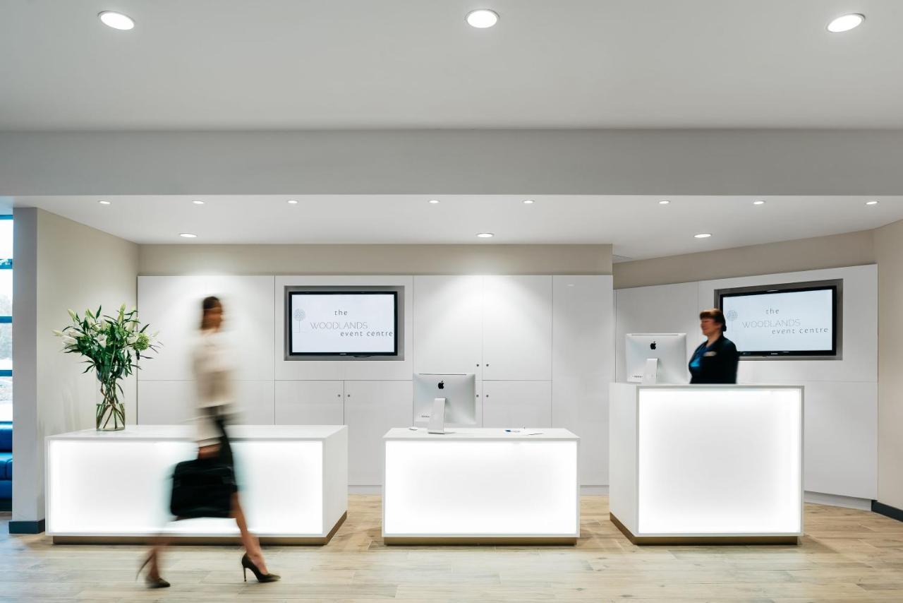 ホテル The Woodlands Event Centre ウィボストン エクステリア 写真
